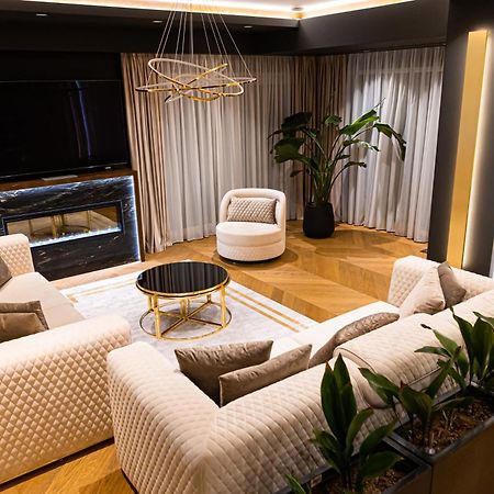 Deluxe Aparthotel Marwell Residence Suceava Eksteriør bilde