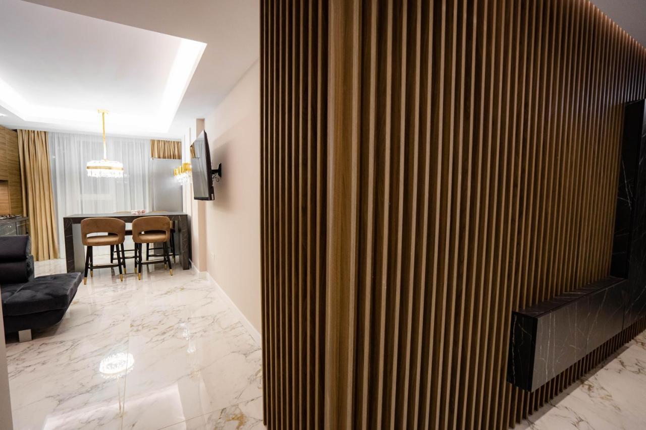 Deluxe Aparthotel Marwell Residence Suceava Eksteriør bilde