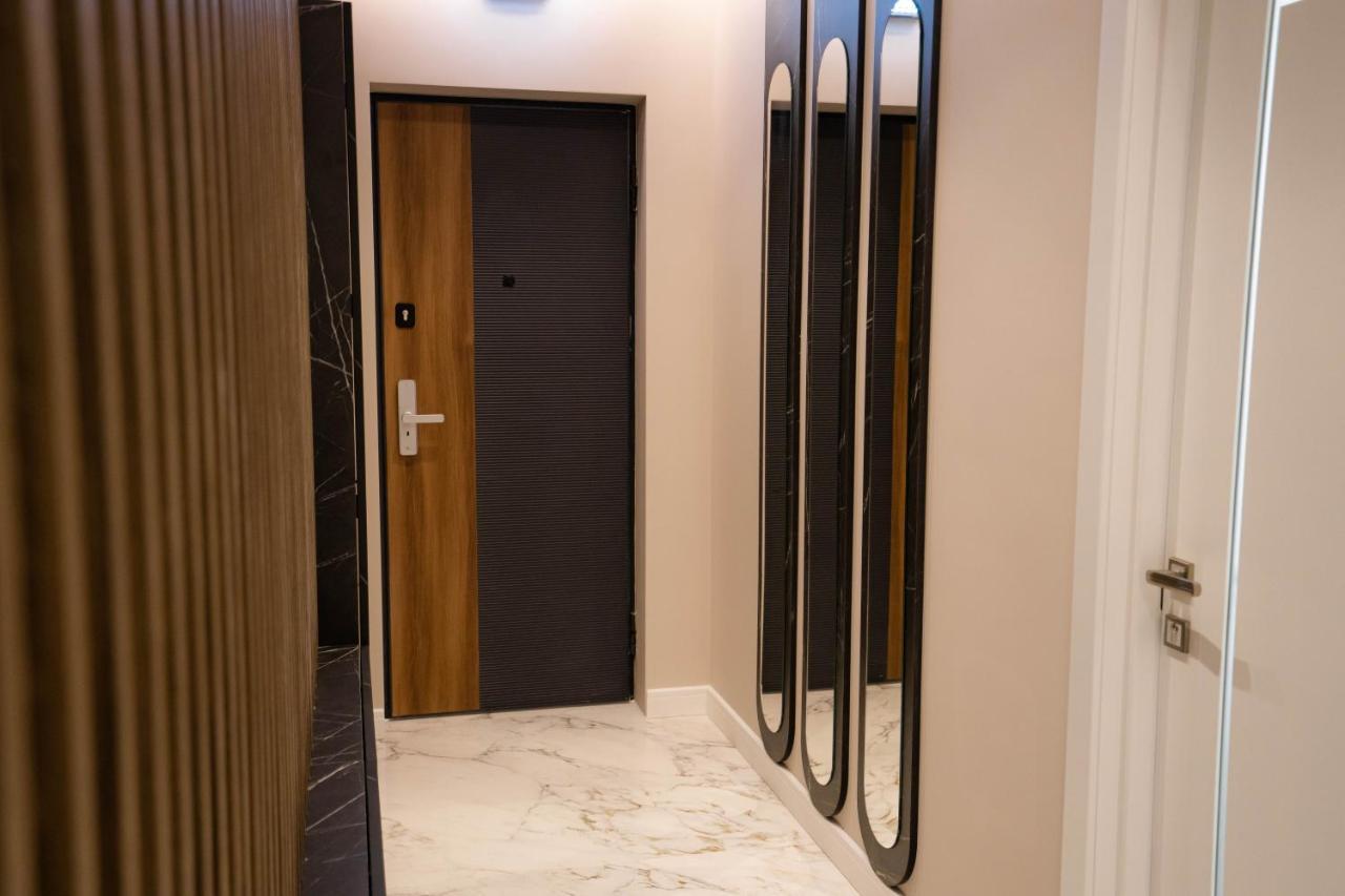 Deluxe Aparthotel Marwell Residence Suceava Eksteriør bilde