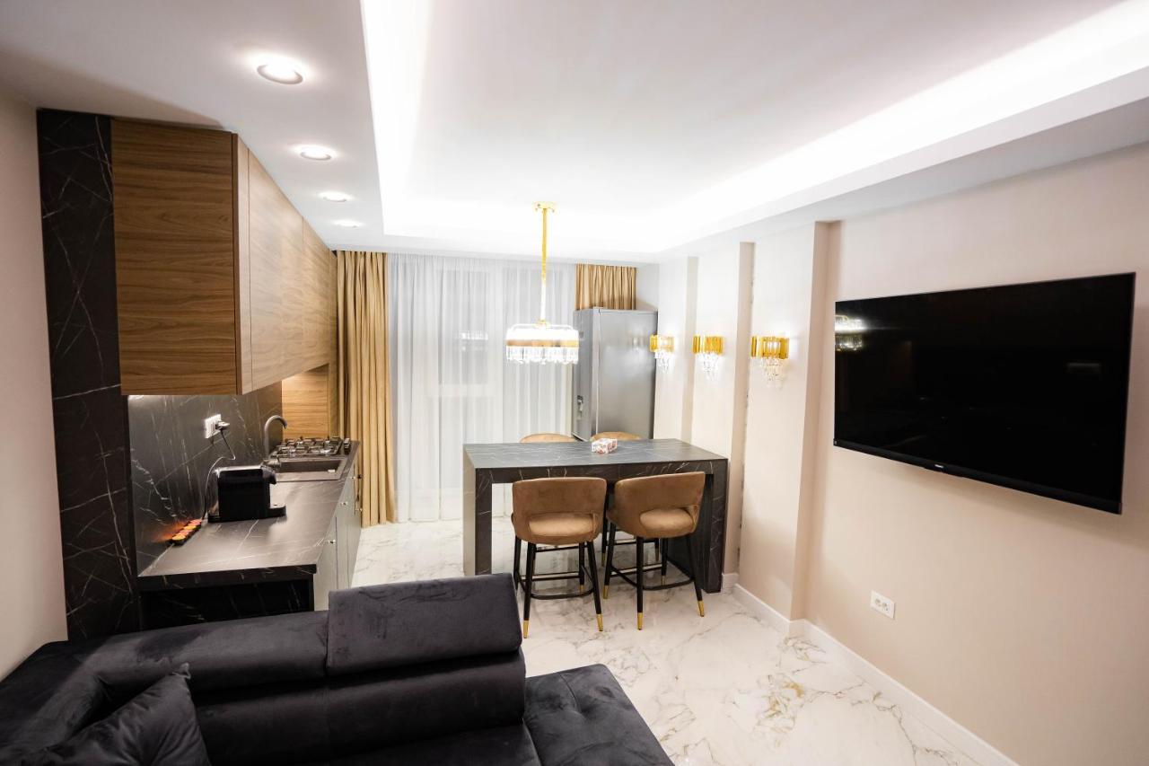 Deluxe Aparthotel Marwell Residence Suceava Eksteriør bilde