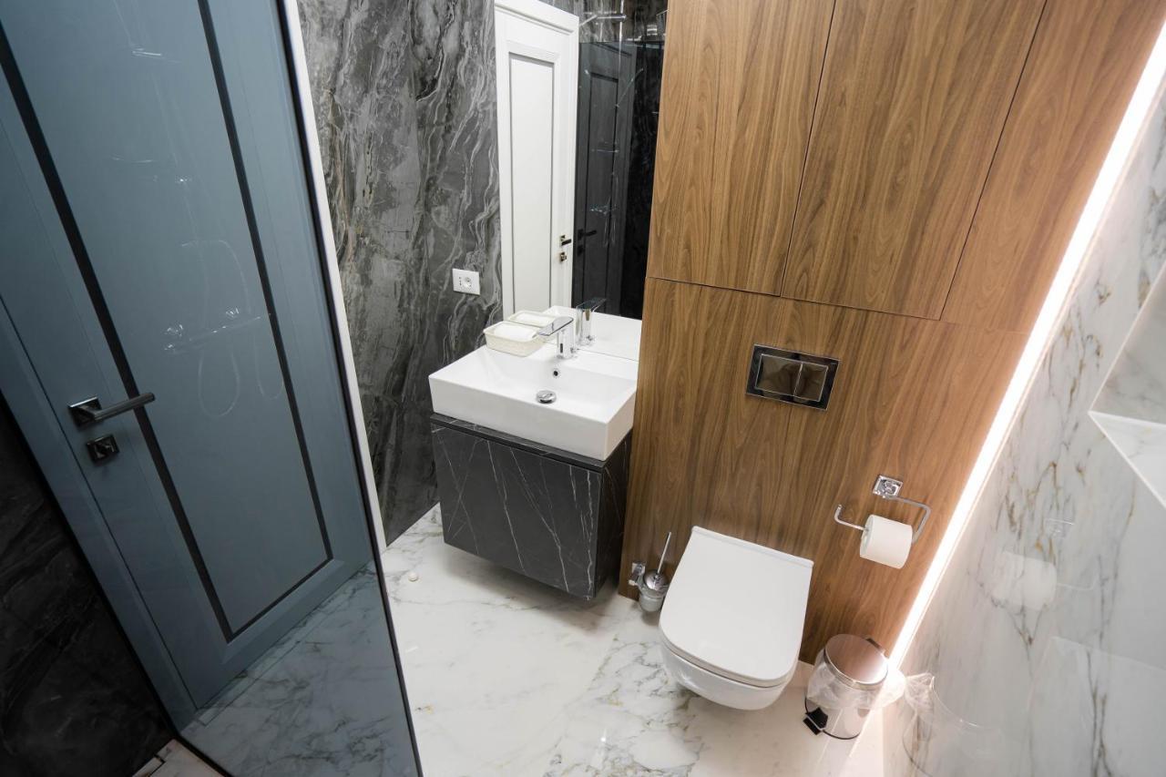 Deluxe Aparthotel Marwell Residence Suceava Eksteriør bilde