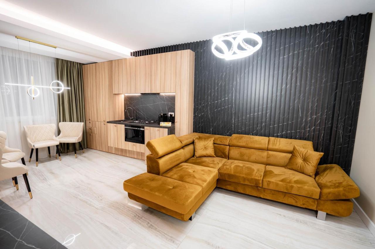 Deluxe Aparthotel Marwell Residence Suceava Eksteriør bilde