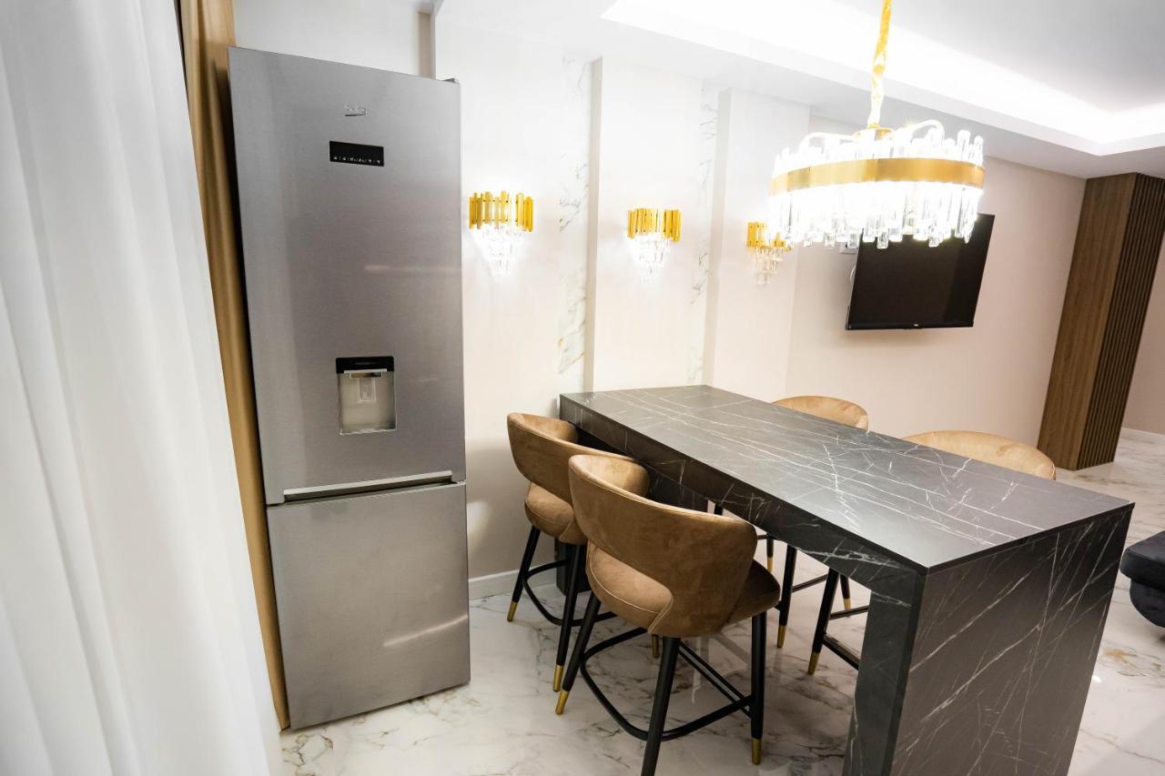 Deluxe Aparthotel Marwell Residence Suceava Eksteriør bilde