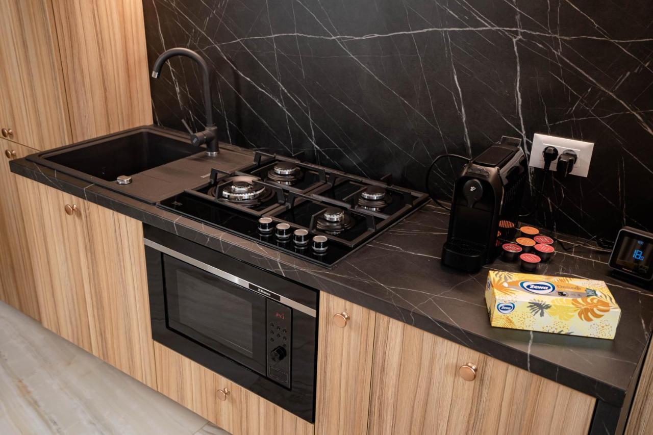 Deluxe Aparthotel Marwell Residence Suceava Eksteriør bilde