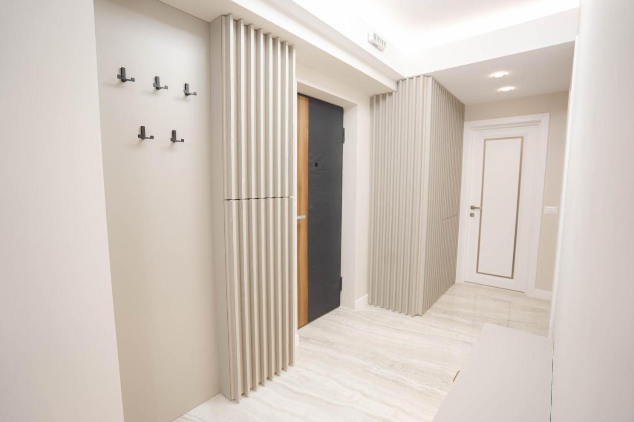 Deluxe Aparthotel Marwell Residence Suceava Eksteriør bilde