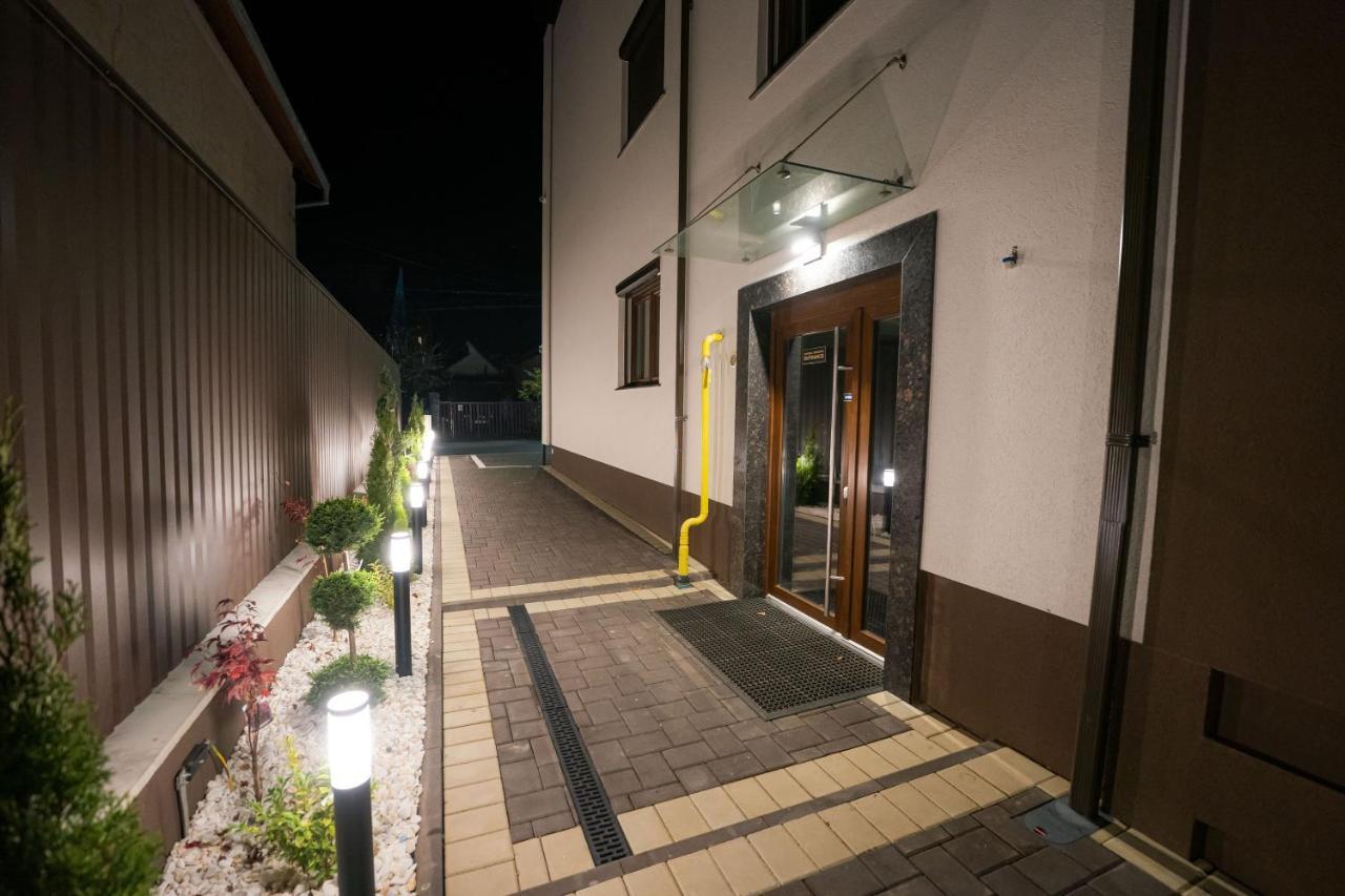Deluxe Aparthotel Marwell Residence Suceava Eksteriør bilde