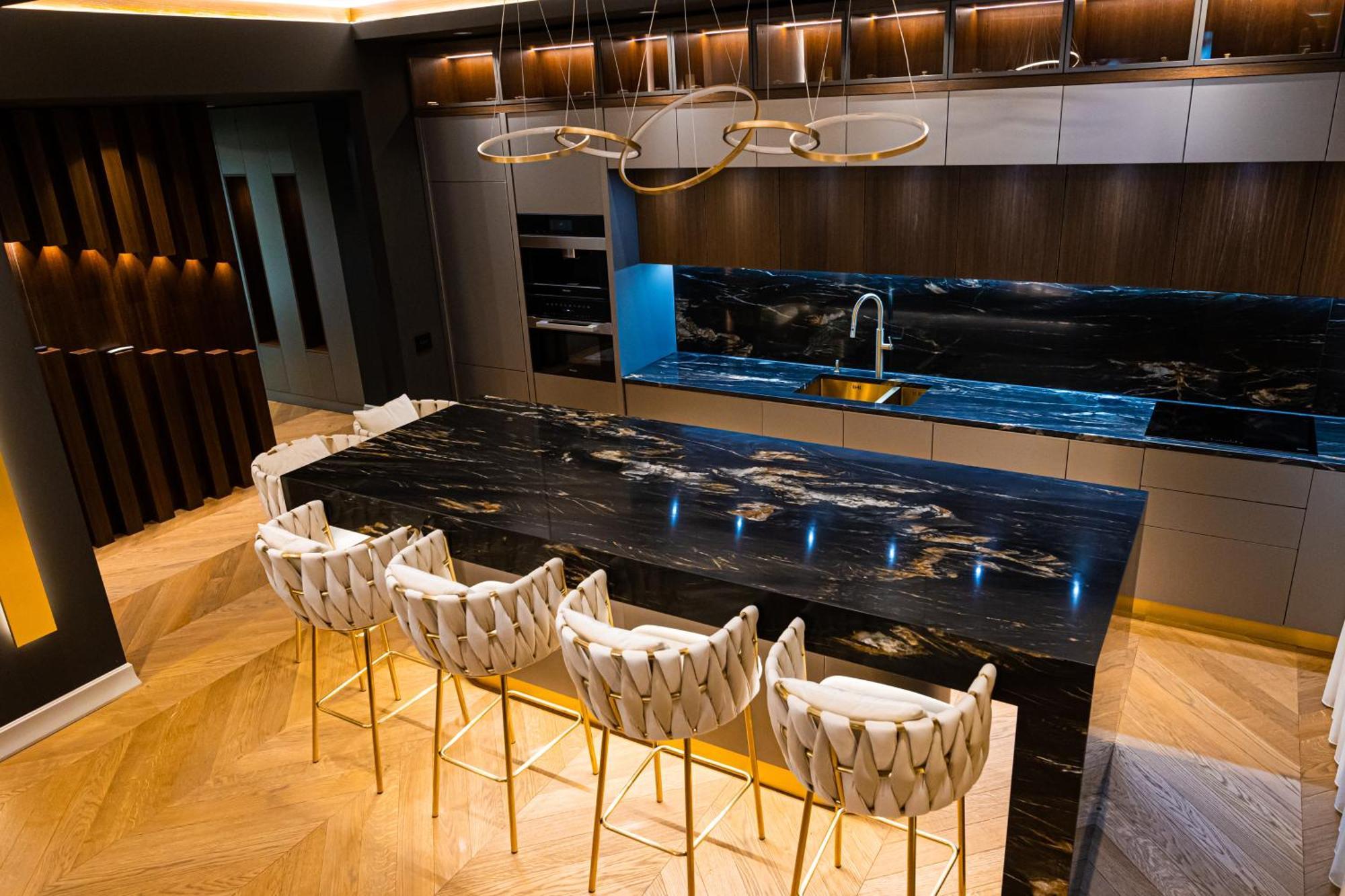 Deluxe Aparthotel Marwell Residence Suceava Rom bilde