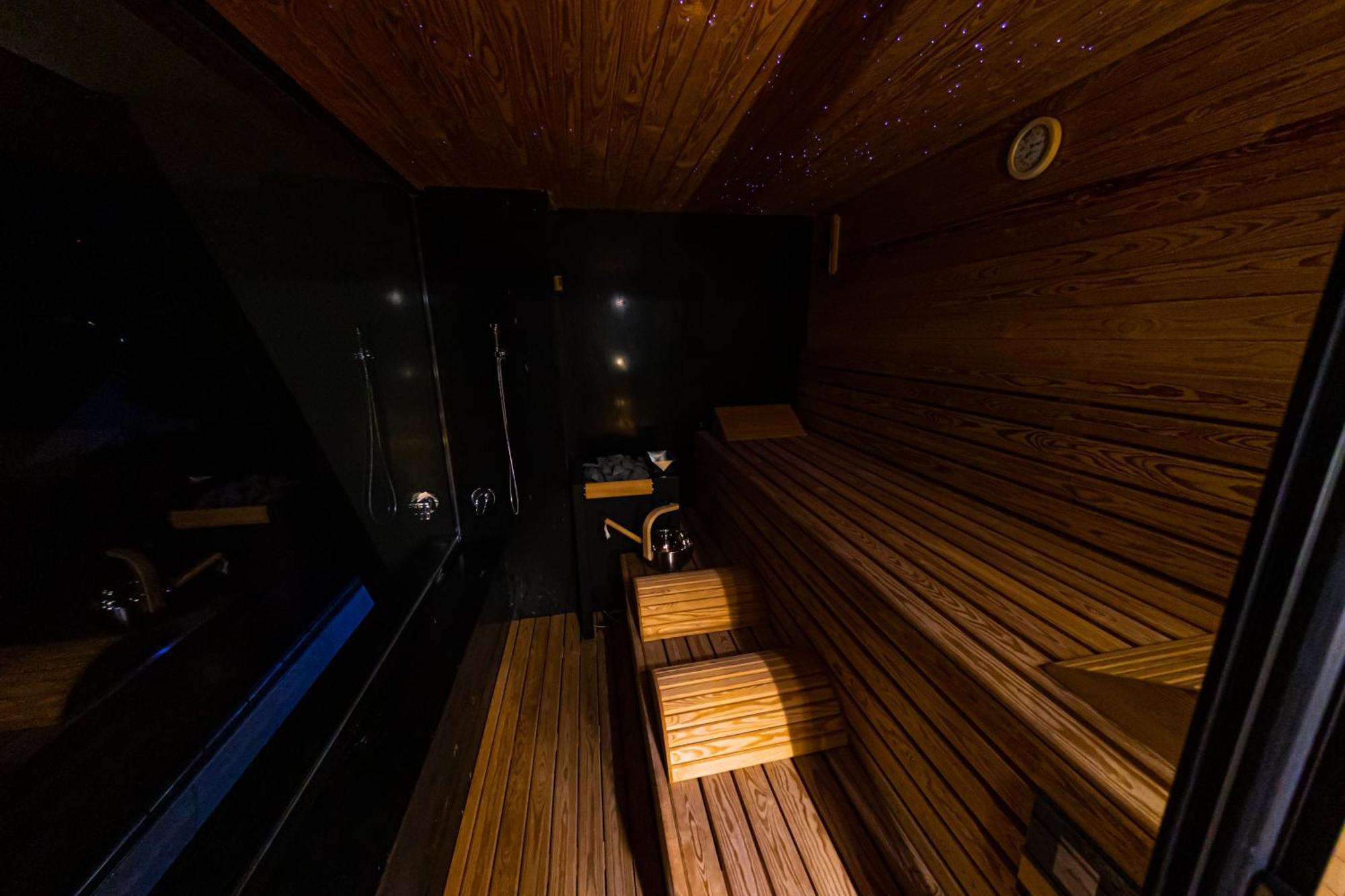 Deluxe Aparthotel Marwell Residence Suceava Rom bilde