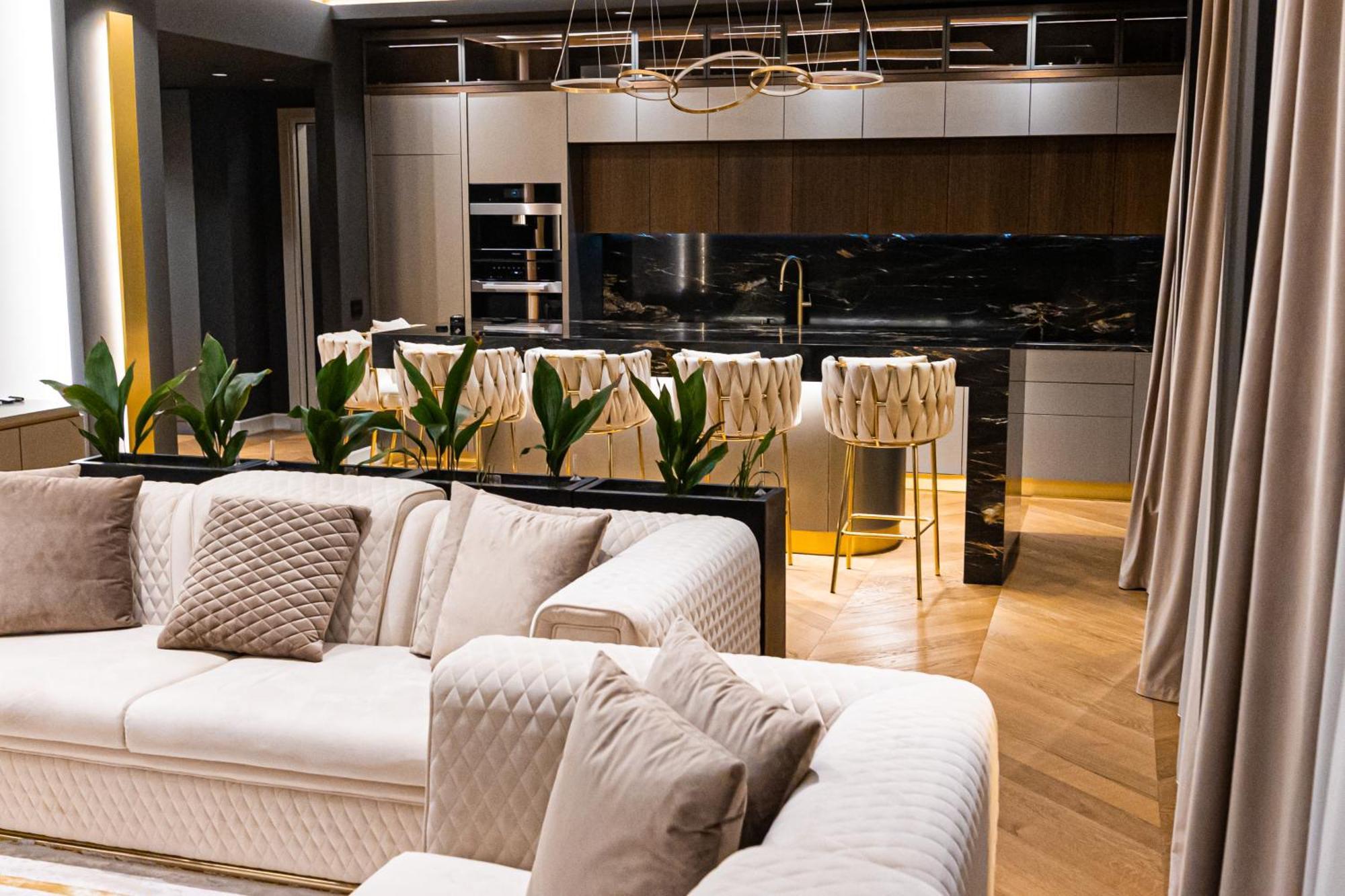 Deluxe Aparthotel Marwell Residence Suceava Eksteriør bilde